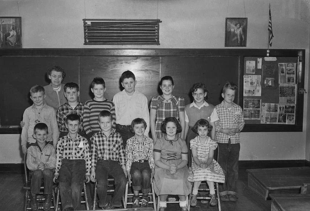 girl, ia, teacher, student, historic, Iowa, history, bulletin board, Portraits - Group, Coon Rapids Enterprise, United States, IA, wooden chair, chalkboard, Coon Rapids, boy, Photos, Children