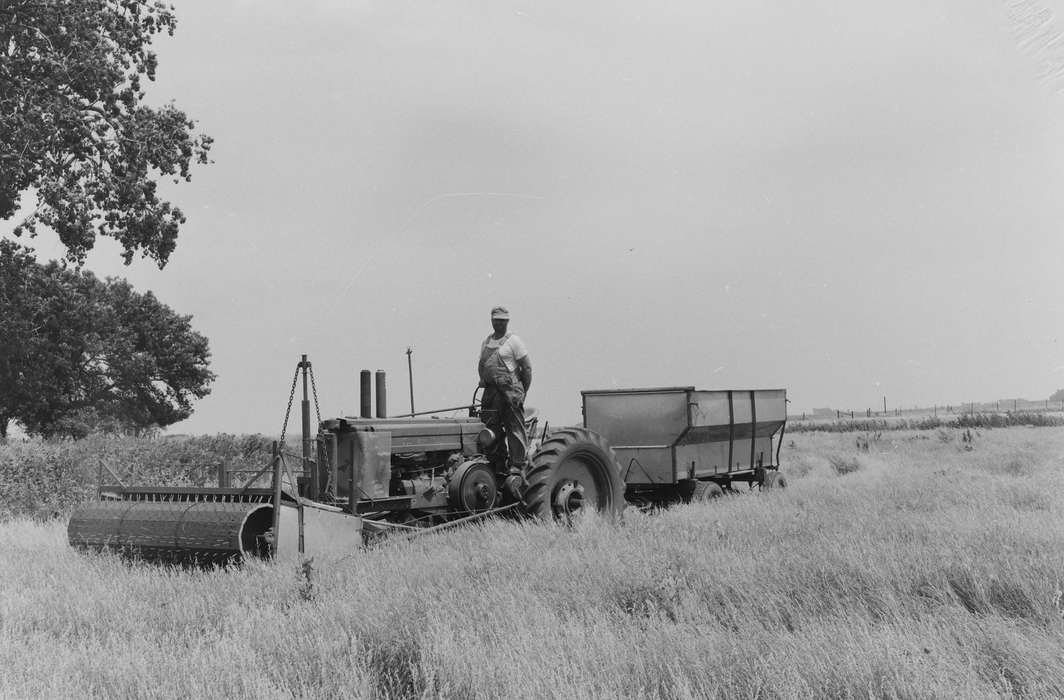 Portraits - Individual, tractor, portrait, farming, United States, history, ia, Farming Equipment, Photos, Labor and Occupations, Coon Rapids Enterprise, historic, Iowa, IA, Coon Rapids, Farms, Motorized Vehicles