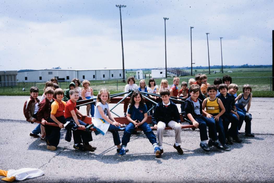 Outdoor Recreation, Portraits - Group, merry-go-round, Iowa, Coon Rapids Enterprise, school trip, missouri trip, IA, history, historic, Coon Rapids, ia, Schools and Education, United States, Children, Photos