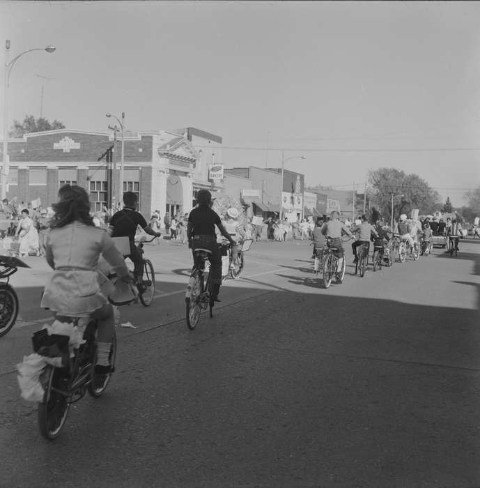 race, IA, Cities and Towns, historic, Coon Rapids, Civic Engagement, Iowa, United States, parade, Photos, history, Main Streets & Town Squares, Entertainment, ia, bike, Coon Rapids Enterprise, Children, Outdoor Recreation