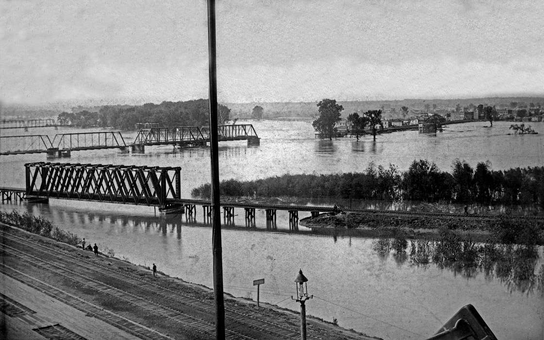 Floods, Cities and Towns, Lakes, Rivers, and Streams, Lemberger, LeAnn, bridge, Iowa History, river, train track, Iowa, Ottumwa, IA, history of Iowa