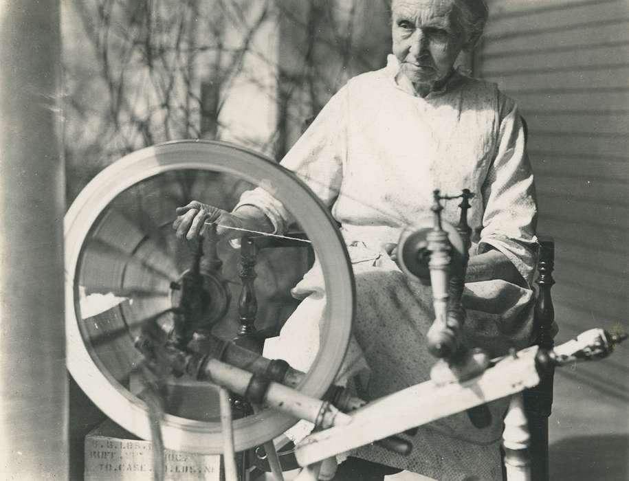 old woman, spinning wheel, Iowa, correct date needed, Iowa History, Waverly, IA, Portraits - Individual, Labor and Occupations, Waverly Public Library, spinning, history of Iowa