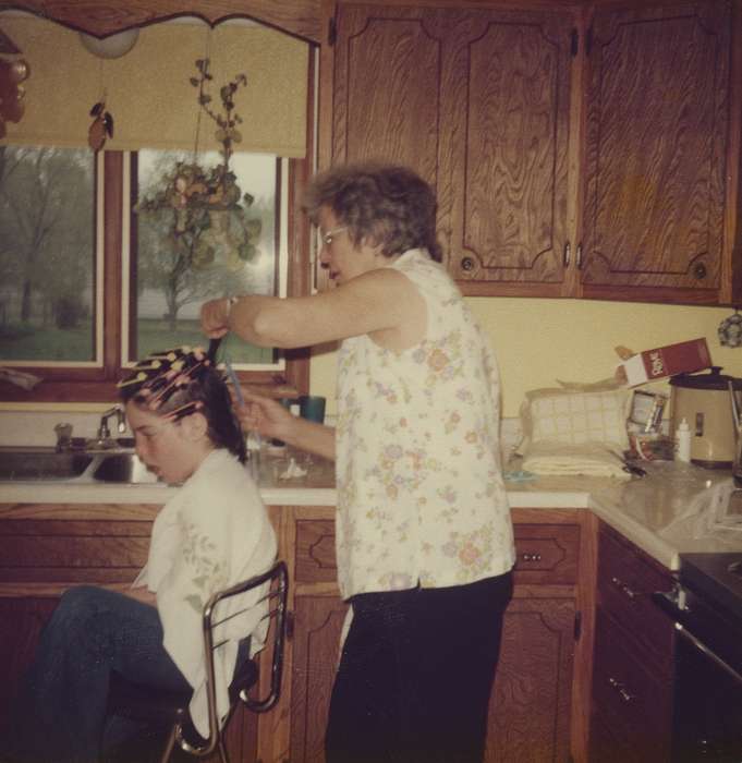 hair styling, Iowa History, Nichols, Roger, curlers, Homes, history of Iowa, Families, Children, Council Bluffs, IA, Iowa