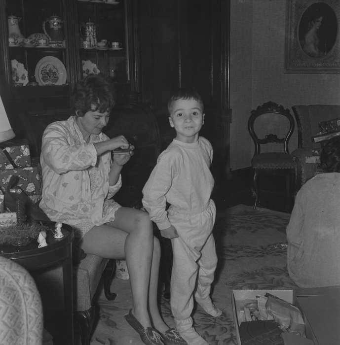 Portraits - Group, Iowa, slippers, china, IA, United States, Photos, christmas presents, historic, pajamas, Coon Rapids, Holidays, Families, history, ia, Coon Rapids Enterprise, Children