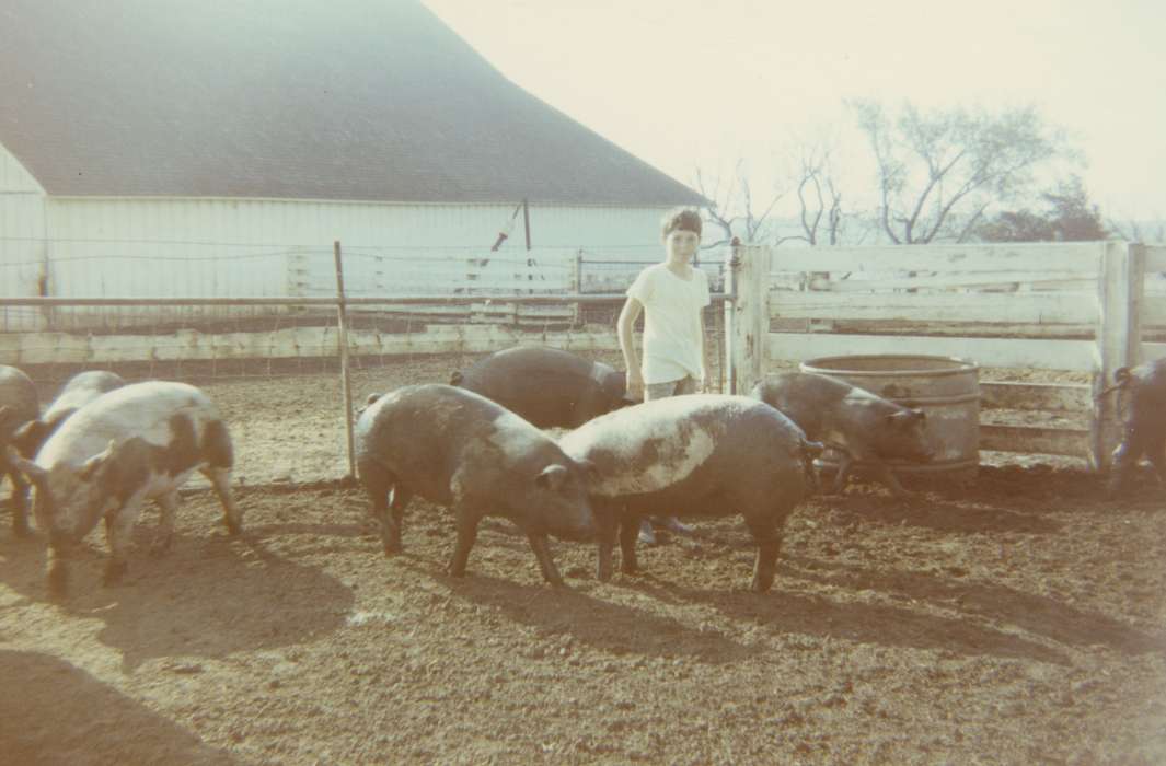 McDermott, Shirley and Anne Marie, Portraits - Individual, pig, Iowa, Atlantic, IA, Animals, pigpen, Iowa History, history of Iowa, hog, Farms, Children, Barns