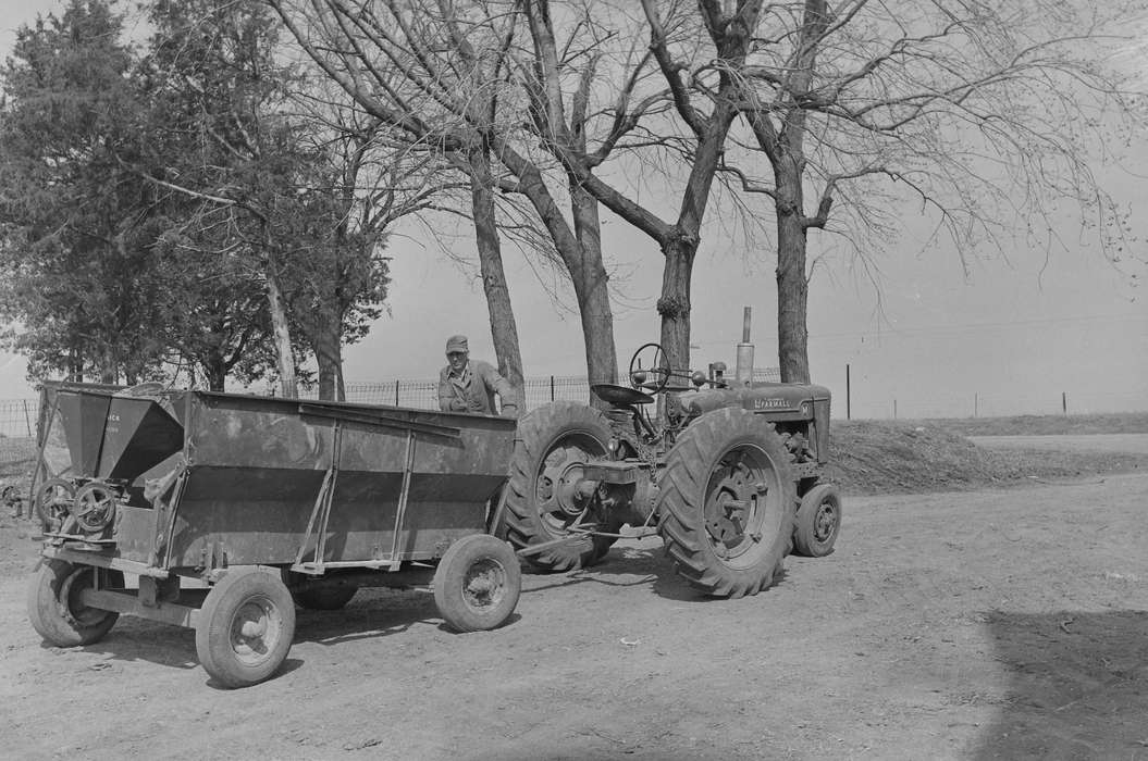 Portraits - Individual, tractor, United States, history, ia, Farming Equipment, farmer, Labor and Occupations, farm equipment, Photos, seed, Coon Rapids Enterprise, historic, Iowa, IA, Coon Rapids, Motorized Vehicles