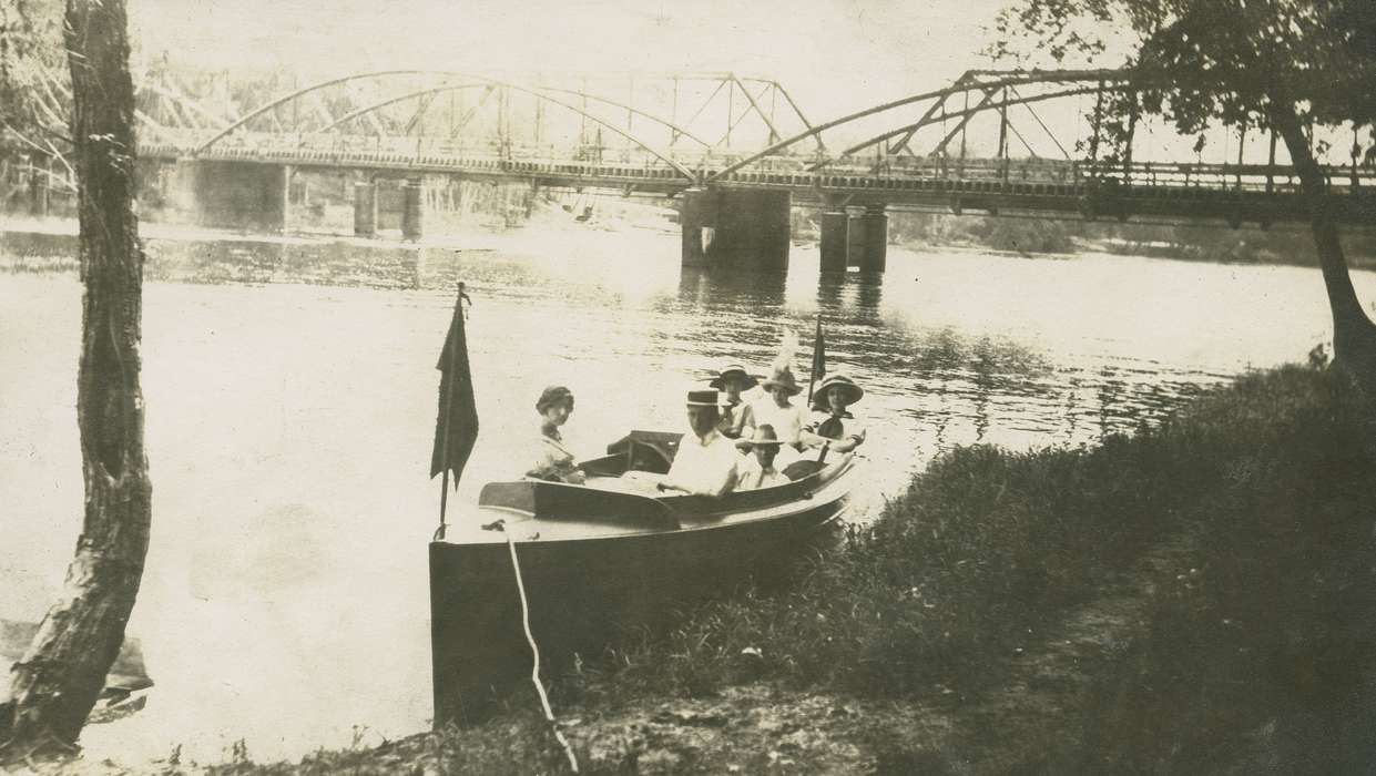 Iowa, bridge, Iowa History, history of Iowa, Leisure, LeQuatte, Sue, Lakes, Rivers, and Streams, boat, IA