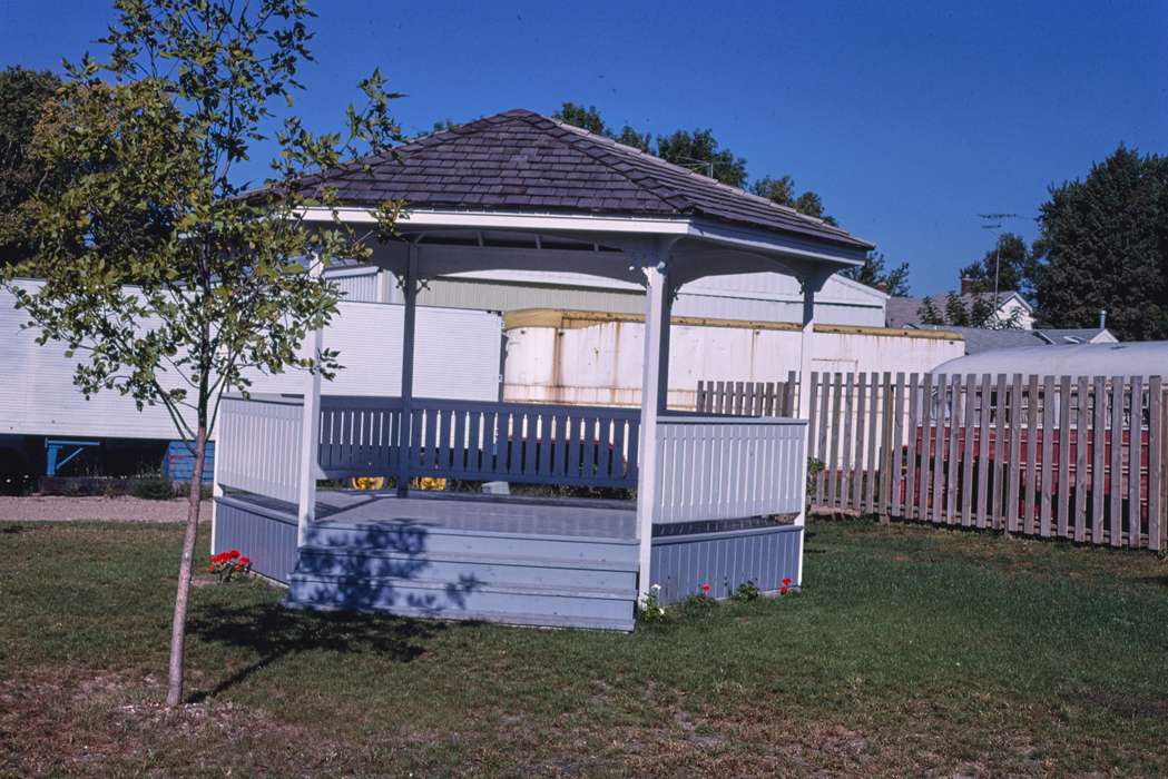 gazebo, bandstand, yard, Cities and Towns, Iowa, Library of Congress, history of Iowa, Main Streets & Town Squares, Iowa History