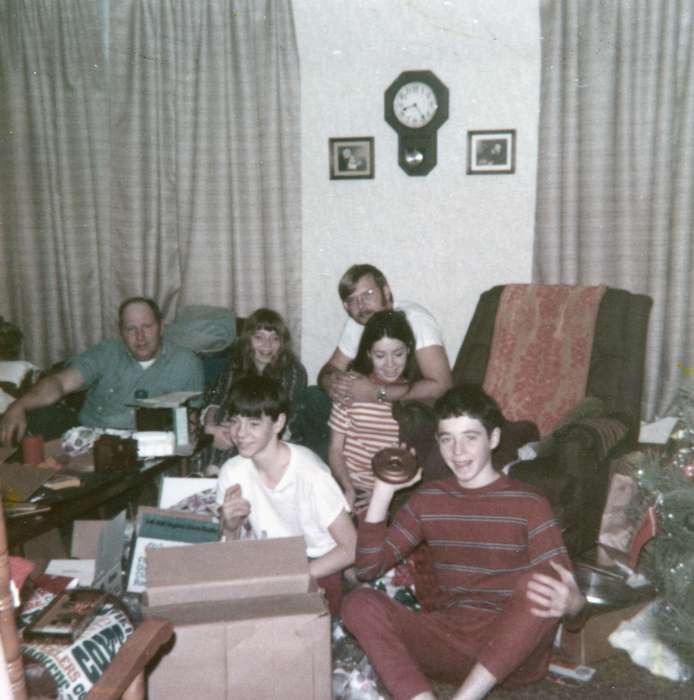 living room, Atlantic, IA, Iowa History, christmas, history of Iowa, Homes, Holidays, Families, McDermott, Shirley and Anne Marie, Iowa