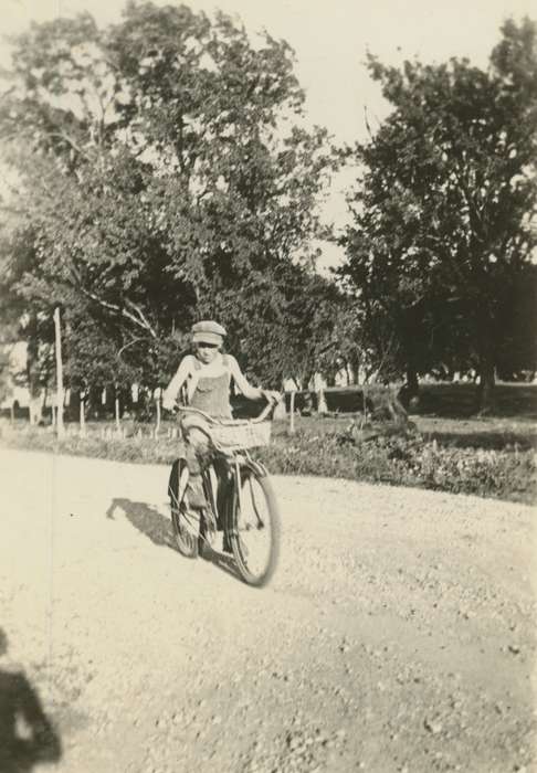 Children, Iowa History, Mortenson, Jill, Leisure, boy, Iowa Falls, IA, bike, Iowa, history of Iowa, bicycle