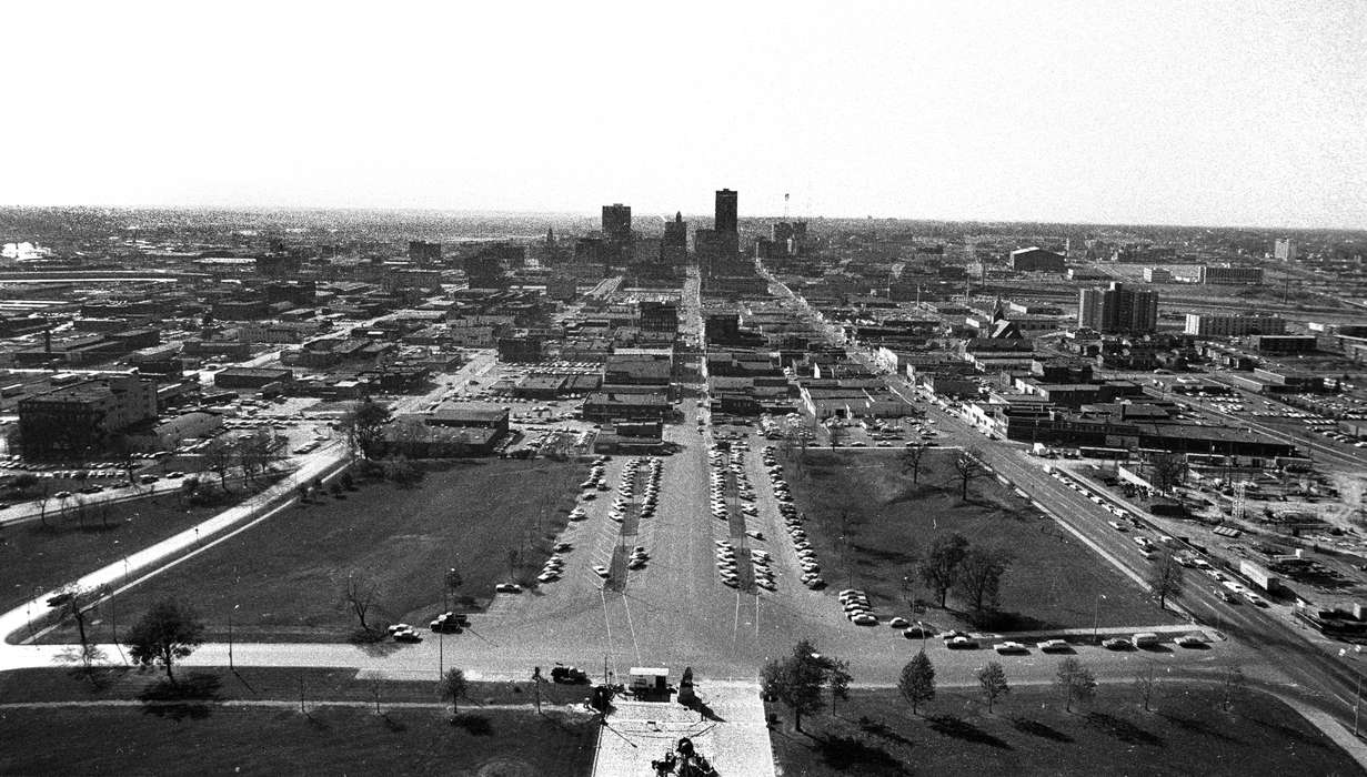 Cities and Towns, Des Moines, IA, Businesses and Factories, parking lot, neighborhood, Iowa History, Iowa, Aerial Shots, downtown, history of Iowa, Main Streets & Town Squares, Lemberger, LeAnn, park