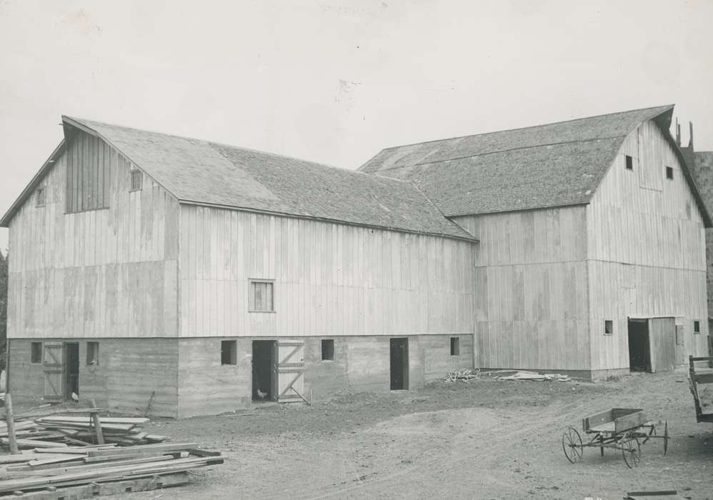 lumber, Barns, correct date needed, wagon, Iowa History, history of Iowa, Waverly Public Library, Waverly, IA, Farms, Iowa