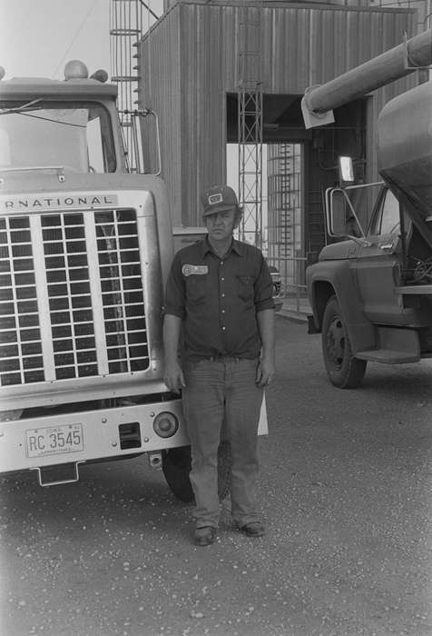 ia, Farming Equipment, Businesses and Factories, Civic Engagement, Iowa, Coon Rapids, United States, historic, history, Coon Rapids Enterprise, Photos, IA, Labor and Occupations, Portraits - Individual