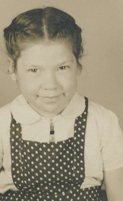 smile, eyes, Children, Spilman, Jessie Cudworth, Portraits - Individual, USA, history of Iowa, girl, Iowa History, polka-dot, Iowa
