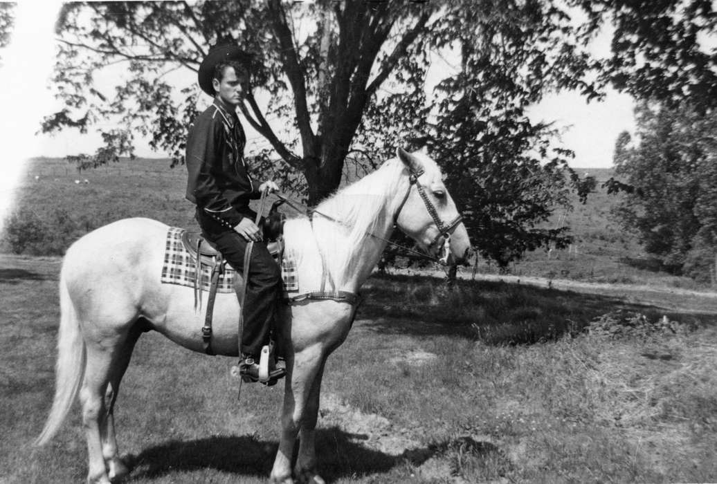 horse, Iowa History, Iowa, history of Iowa, IA, Portraits - Individual, Animals, cowboy, Fouche, Shirley