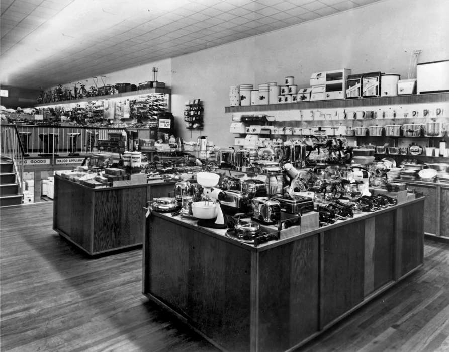 hardware store, Businesses and Factories, history of Iowa, Lemberger, LeAnn, toaster, Iowa, Iowa History, Ottumwa, IA