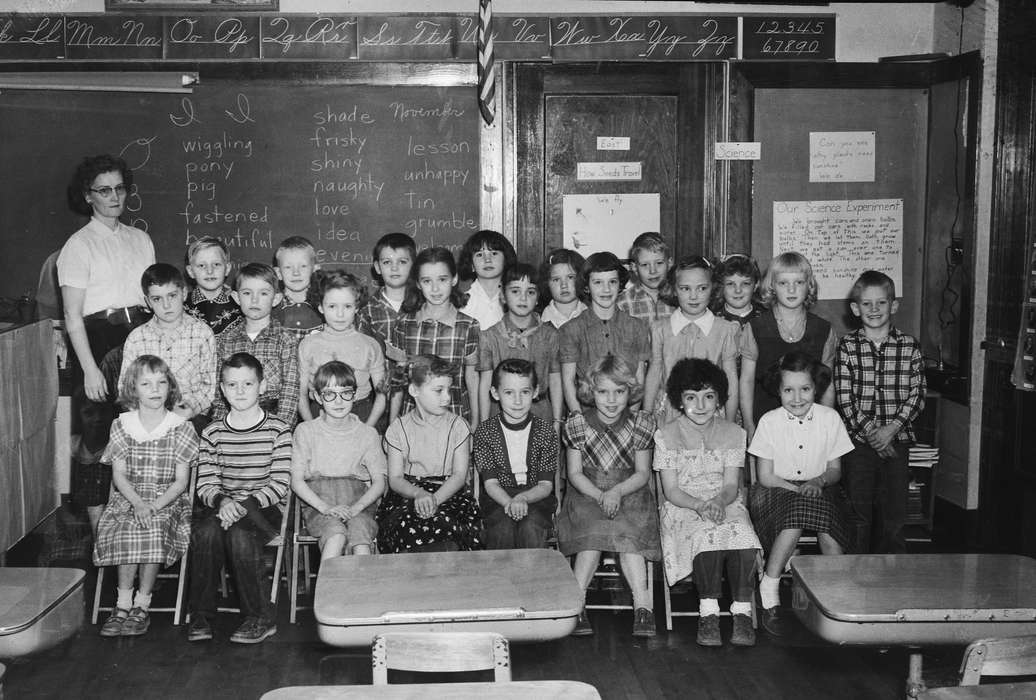 student, chalkboard, ia, Photos, Children, United States, Iowa, desk, woman, Schools and Education, boy, teacher, classroom, IA, Coon Rapids, historic, history, girl, Portraits - Group, Coon Rapids Enterprise