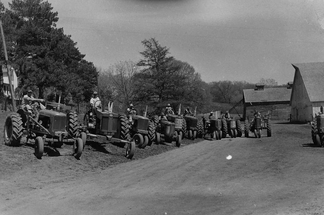 United States, history, ia, Photos, dirt road, Coon Rapids Enterprise, historic, Iowa, IA, Coon Rapids, tractors, Motorized Vehicles