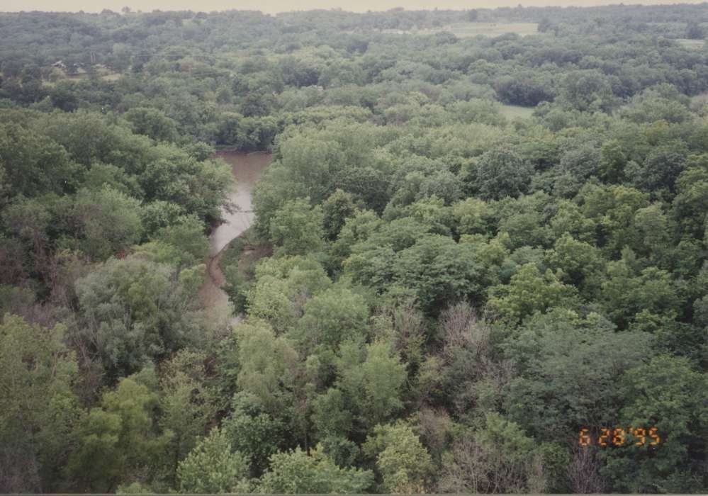 Aerial Shots, Iowa, Tackett, Lyn, trees, river, Iowa History, history of Iowa, Boone, IA, Landscapes