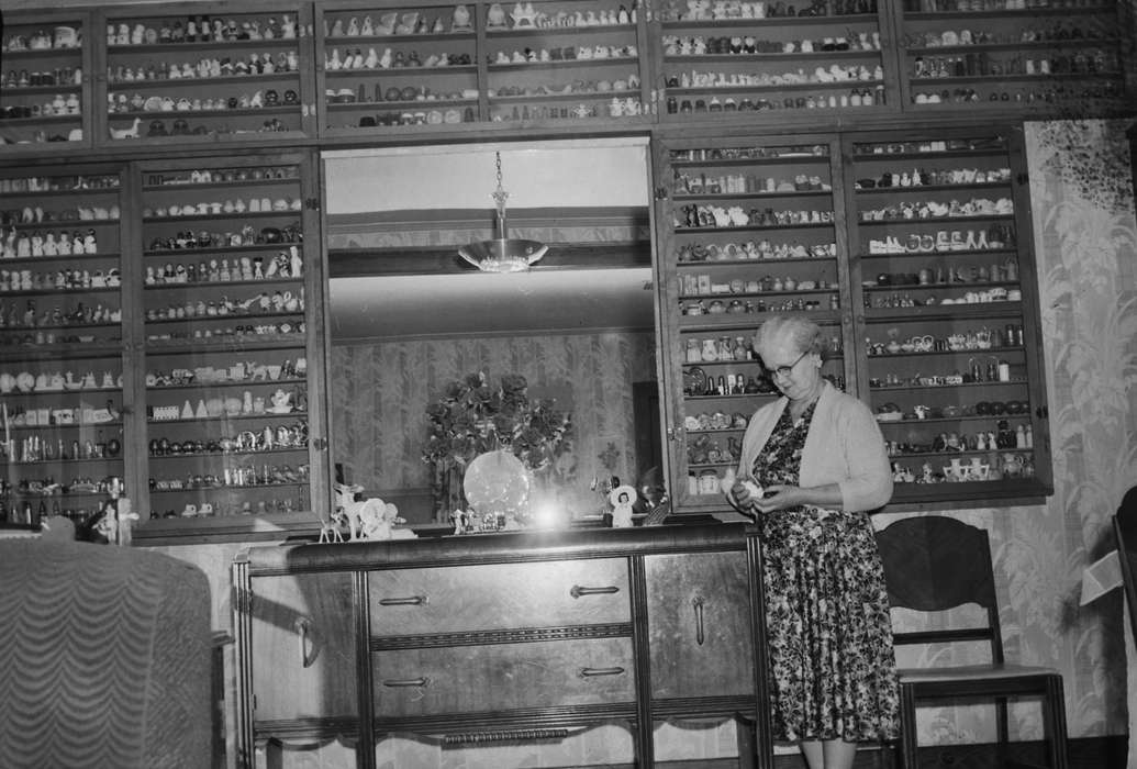 ia, collector, salt and pepper, Iowa, history, Homes, Photos, Leisure, Coon Rapids Enterprise, historic, collection, woman, gender sphere