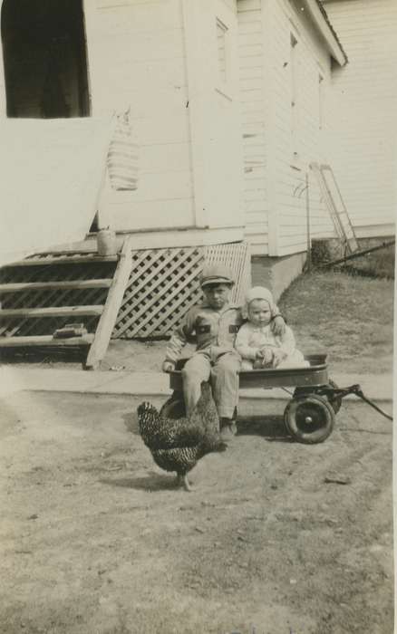chicken, Canton, IA, Smith, Elverda, Animals, Iowa History, Portraits - Group, Iowa, Leisure, history of Iowa, wagon, Children