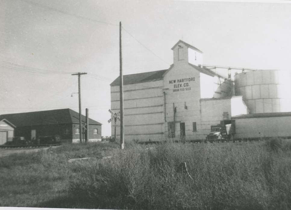 grain elevator, Plummer, James, history of Iowa, Cities and Towns, Iowa, Iowa History, New Hartford, IA, Businesses and Factories