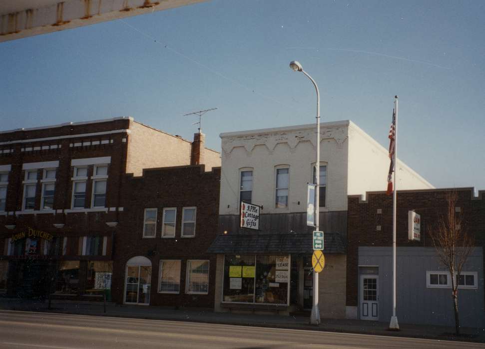Cities and Towns, storefront, Businesses and Factories, Waverly Public Library, Iowa History, Iowa, mainstreet, history of Iowa, Main Streets & Town Squares