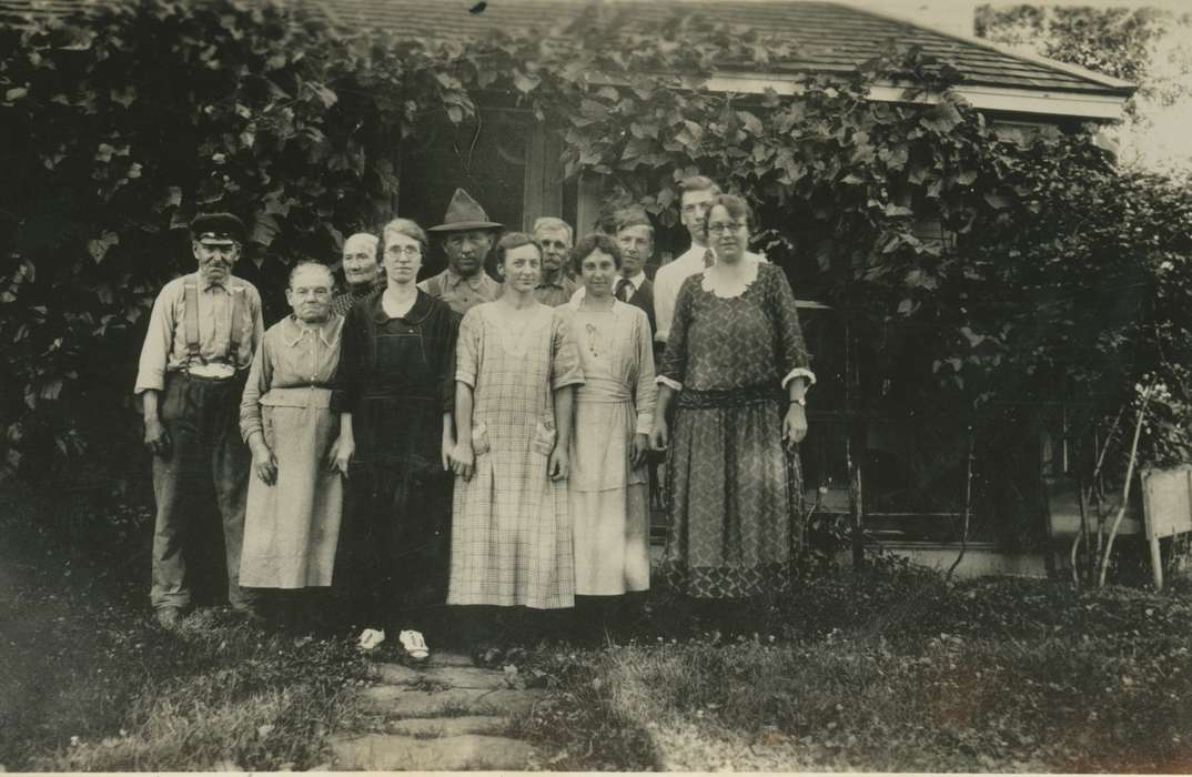 Iowa, Smith, Elverda, house, Portraits - Group, Families, Iowa History, history of Iowa, Canton, IA