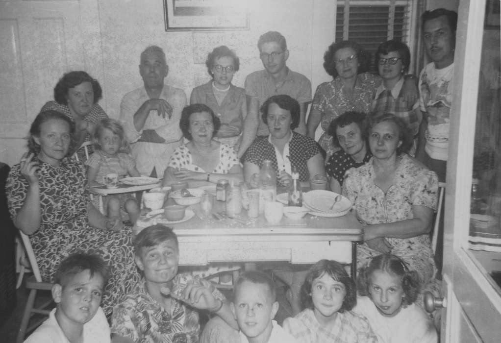 Homes, dinner, table, Vaughn, Cindy, Iowa History, Portraits - Group, Food and Meals, Families, Cedar Rapids, IA, Iowa, history of Iowa, Children
