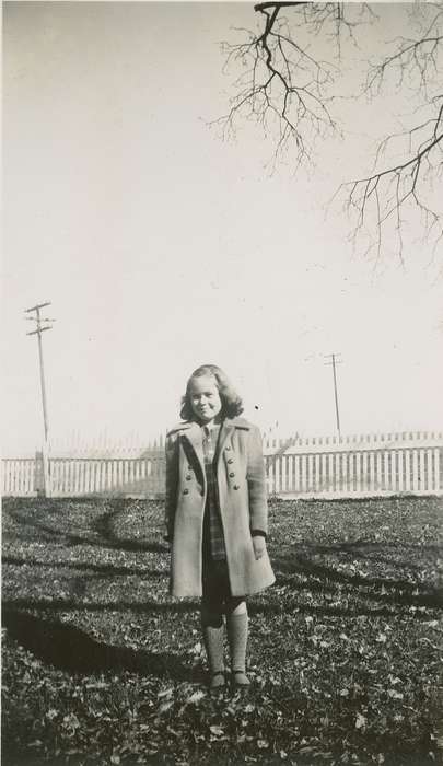 Portraits - Individual, Iowa, coat, Hampton, IA, Iowa History, history of Iowa, fence, Beach, Rosemary, Children