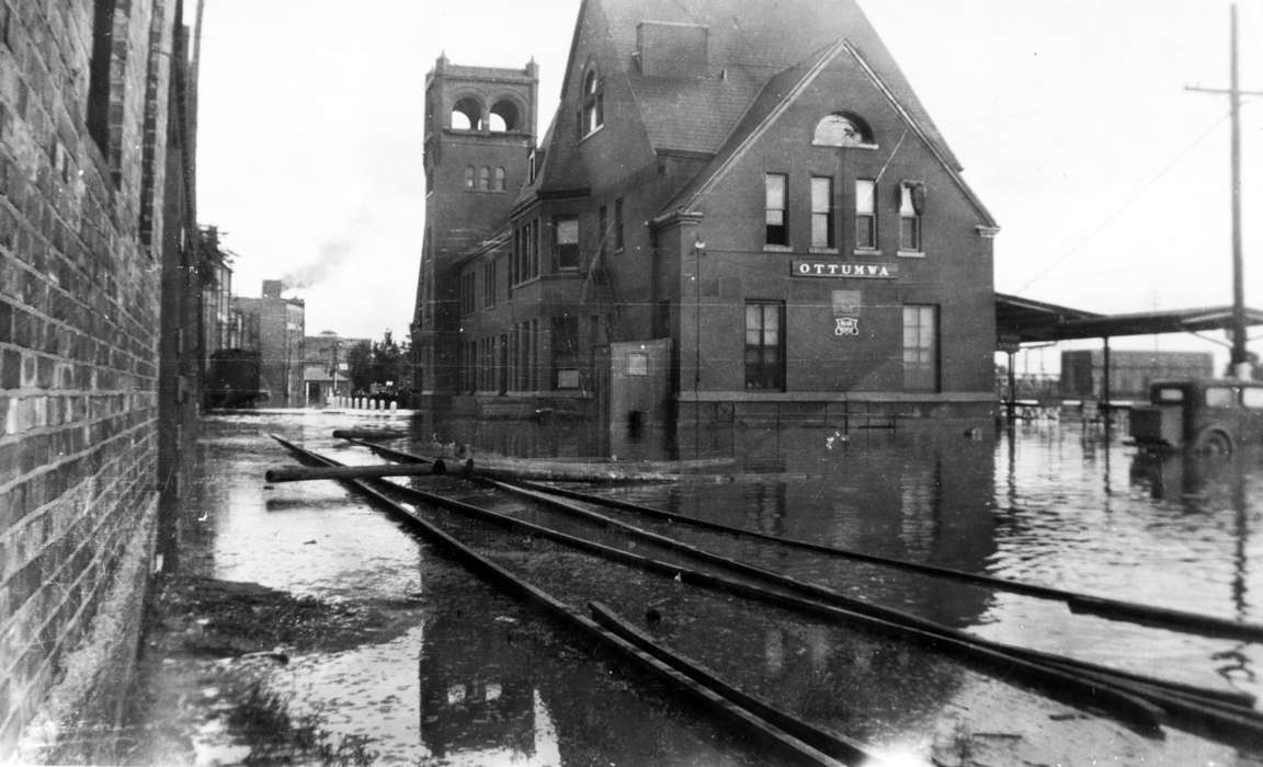 Train Stations, Lemberger, LeAnn, Ottumwa, IA, history of Iowa, Cities and Towns, Iowa, Iowa History, Floods