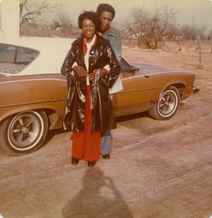 coat, african american, hug, Iowa History, car, Portraits - Group, Corsicana, TX, Barrett, Sarah, Iowa, history of Iowa, People of Color, Motorized Vehicles