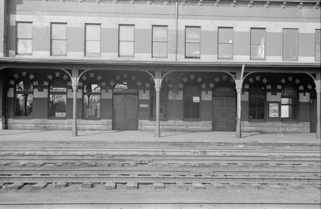Train Stations, Businesses and Factories, history of Iowa, Iowa History, Cities and Towns, train platform, Library of Congress, train tracks, Iowa, depot