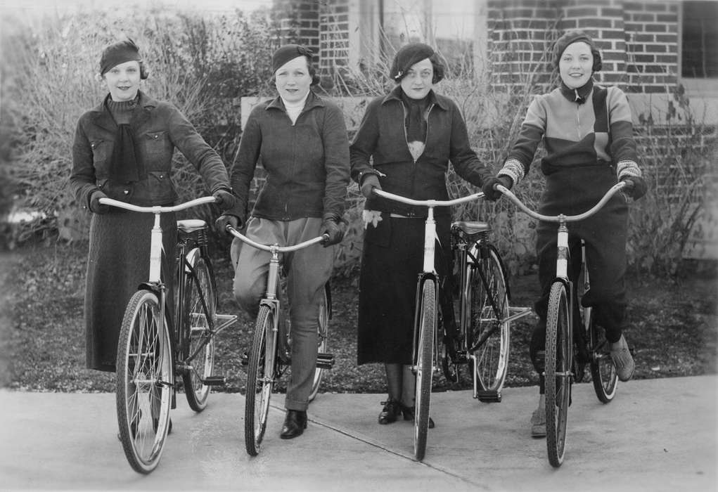 history of Iowa, Sioux City, IA, Junior League Sioux City, Iowa, Iowa History, Outdoor Recreation, Portraits - Group, bicycle
