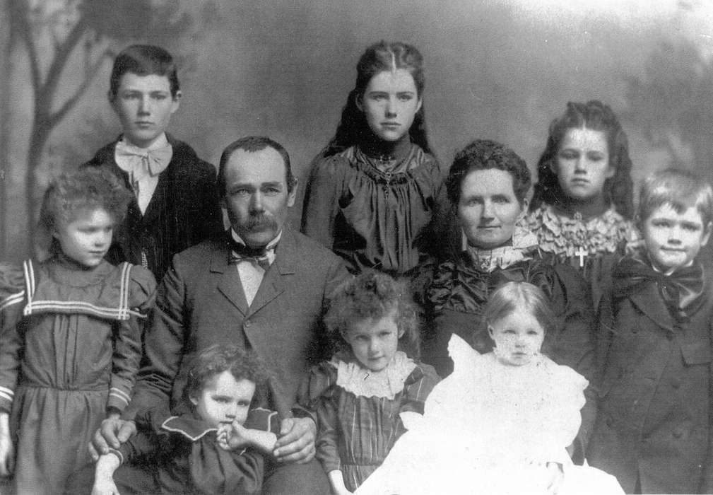 Children, Families, Early, IA, siblings, Portraits - Group, Scherrman, Pearl, history of Iowa, Iowa History, Iowa