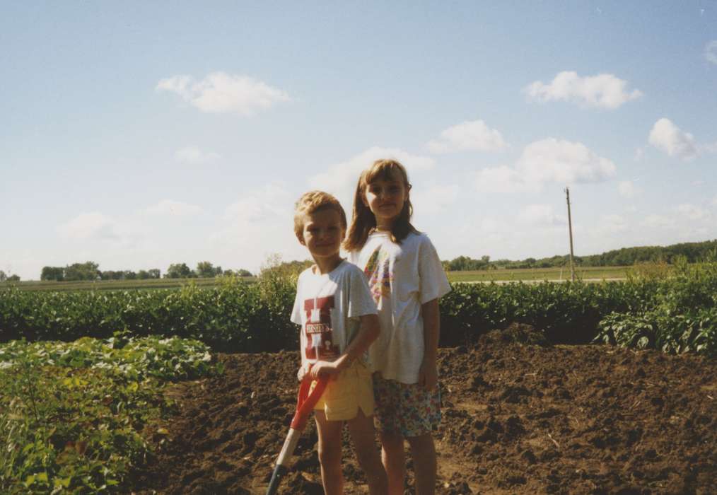 Farms, Children, Iowa History, Chelsea, IA, Portraits - Group, Families, garden, Iowa, Breja, Janice, history of Iowa