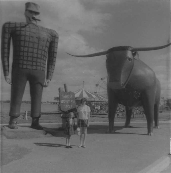 statues, bull, Brainerd, MN, Iowa History, Travel, merry-go-round, Iowa, history of Iowa, statue, Edmund, Sharon