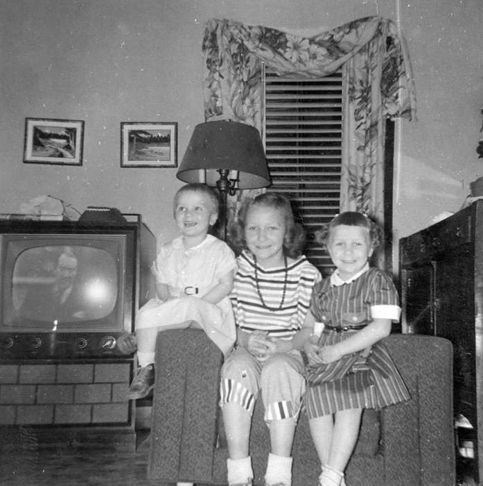 living room, sibling, Johnson, JB, Duncan, IA, Homes, Children, Iowa, Iowa History, Portraits - Group, tv, television, history of Iowa, armchair