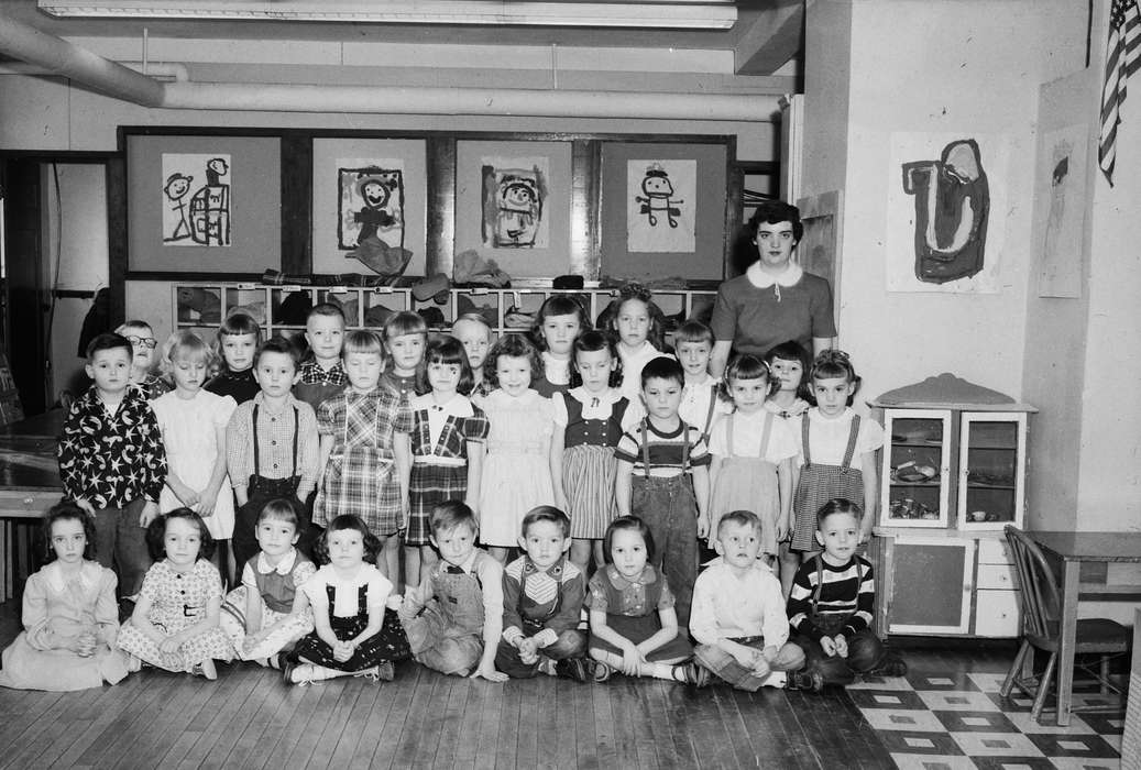 girl, ia, woman, teacher, student, historic, Schools and Education, Iowa, history, Portraits - Group, Coon Rapids Enterprise, United States, IA, Coon Rapids, classroom, boy, Photos, Children