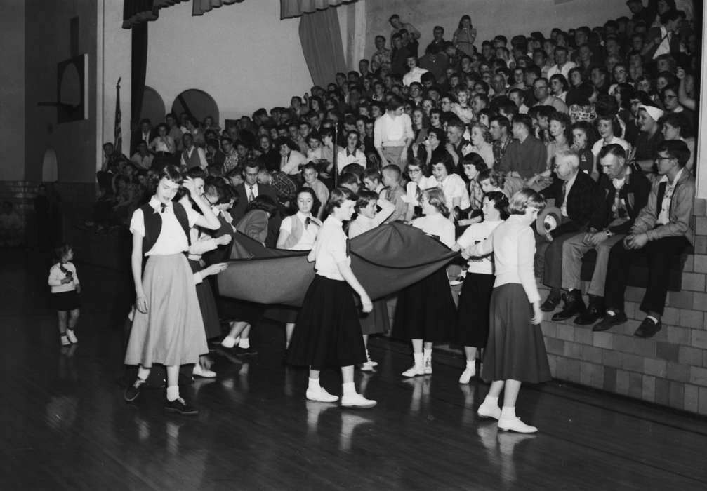 ia, audience, Iowa, history, Entertainment, crowd, Photos, Coon Rapids Enterprise, historic