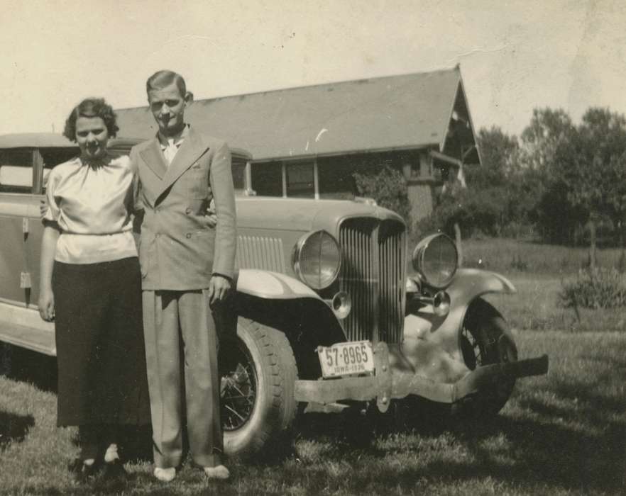 Hilmer, Betty, Cedar Rapids, IA, car, Iowa, Iowa History, Portraits - Group, Motorized Vehicles, history of Iowa
