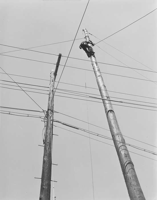Coon Rapids, Labor and Occupations, history, historic, United States, IA, Iowa, Coon Rapids Enterprise, Photos, ia, power line