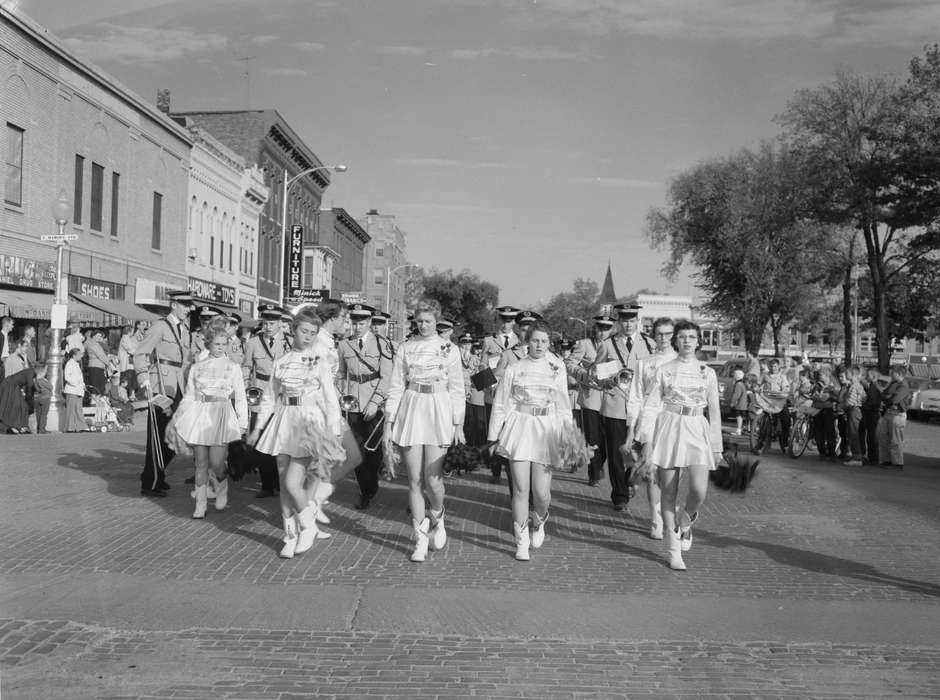 parade, ia, Iowa, Fairs and Festivals, United States, historic, history, Photos, downtown, IA, Washington, Washington Evening Journal, marching band