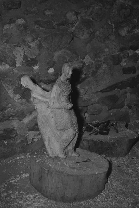 ia, log, Iowa, history, chisel, Photos, Coon Rapids Enterprise, sculpture, historic