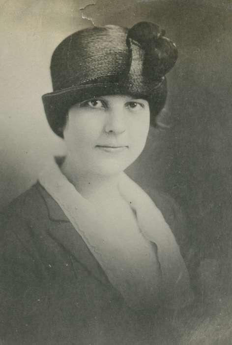 woman, hat, Traer, IA, Iowa History, Moore, Merlin, Portraits - Individual, Iowa, history of Iowa