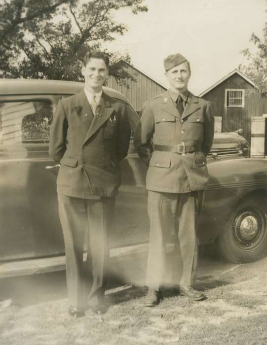 Vanderah, Lori, Iowa History, history of Iowa, Portraits - Group, Military and Veterans, car, USA, Iowa, uniform