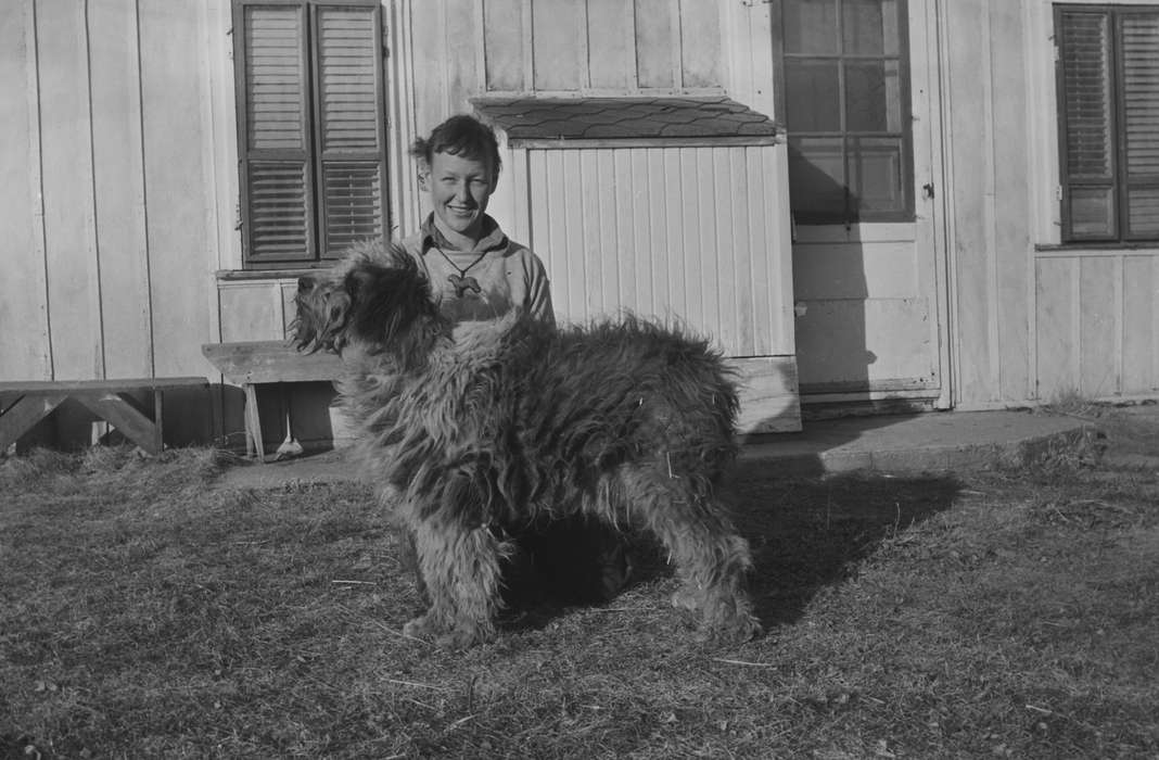 ia, Iowa, history, Animals, dog, Photos, Coon Rapids Enterprise, Children, necklace, historic