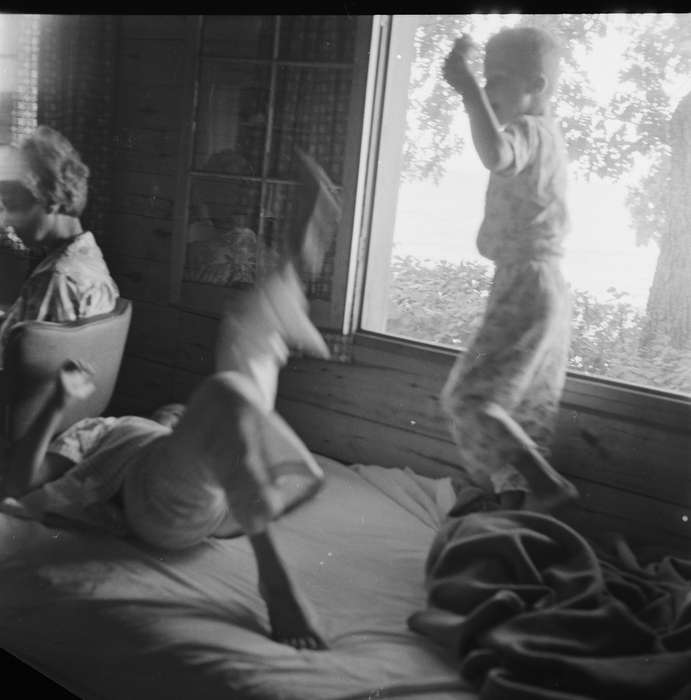 bed, window, Iowa, IA, United States, Photos, historic, pajamas, Coon Rapids, Families, history, playing, ia, Coon Rapids Enterprise, Children, Homes