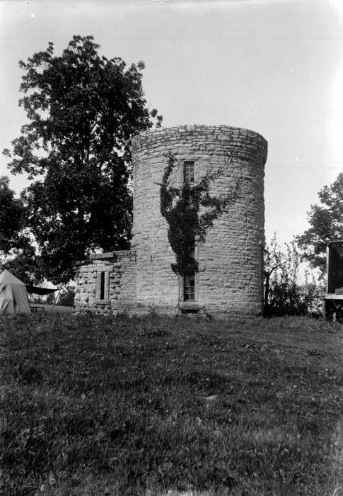 vine, Lemberger, LeAnn, Iowa, Stone City, IA, Iowa History, history of Iowa, stone building, tent, Cities and Towns, stone city art colony, tower