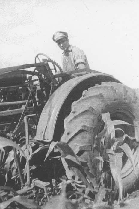 Ollendieck, Dalene, Iowa, Iowa History, Farms, Cresco, IA, history of Iowa, Farming Equipment, tractor, Portraits - Individual, corn